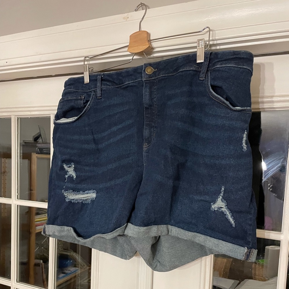 Ava & Viv denim distressed shorts, 24W